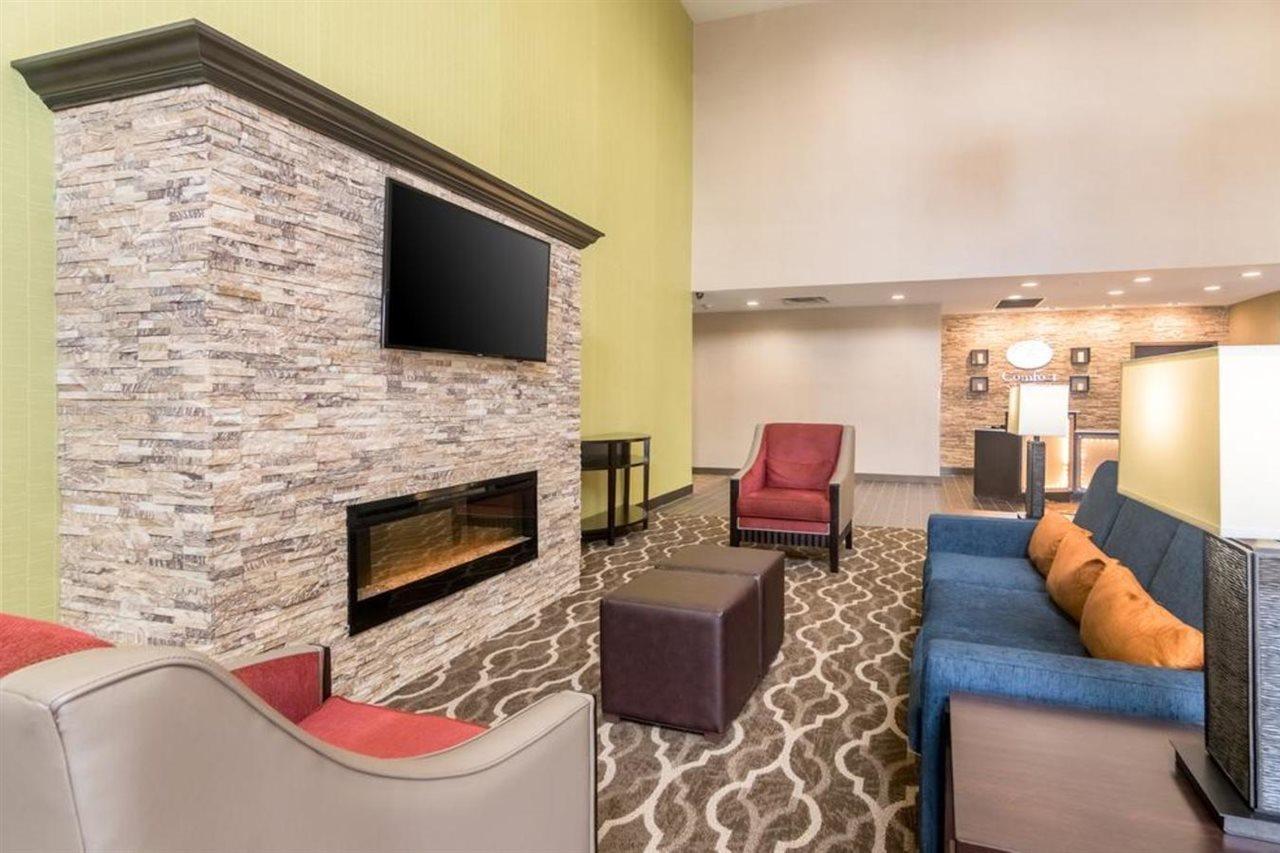 Comfort Suites Fairgrounds West Oklahoma City Bagian luar foto