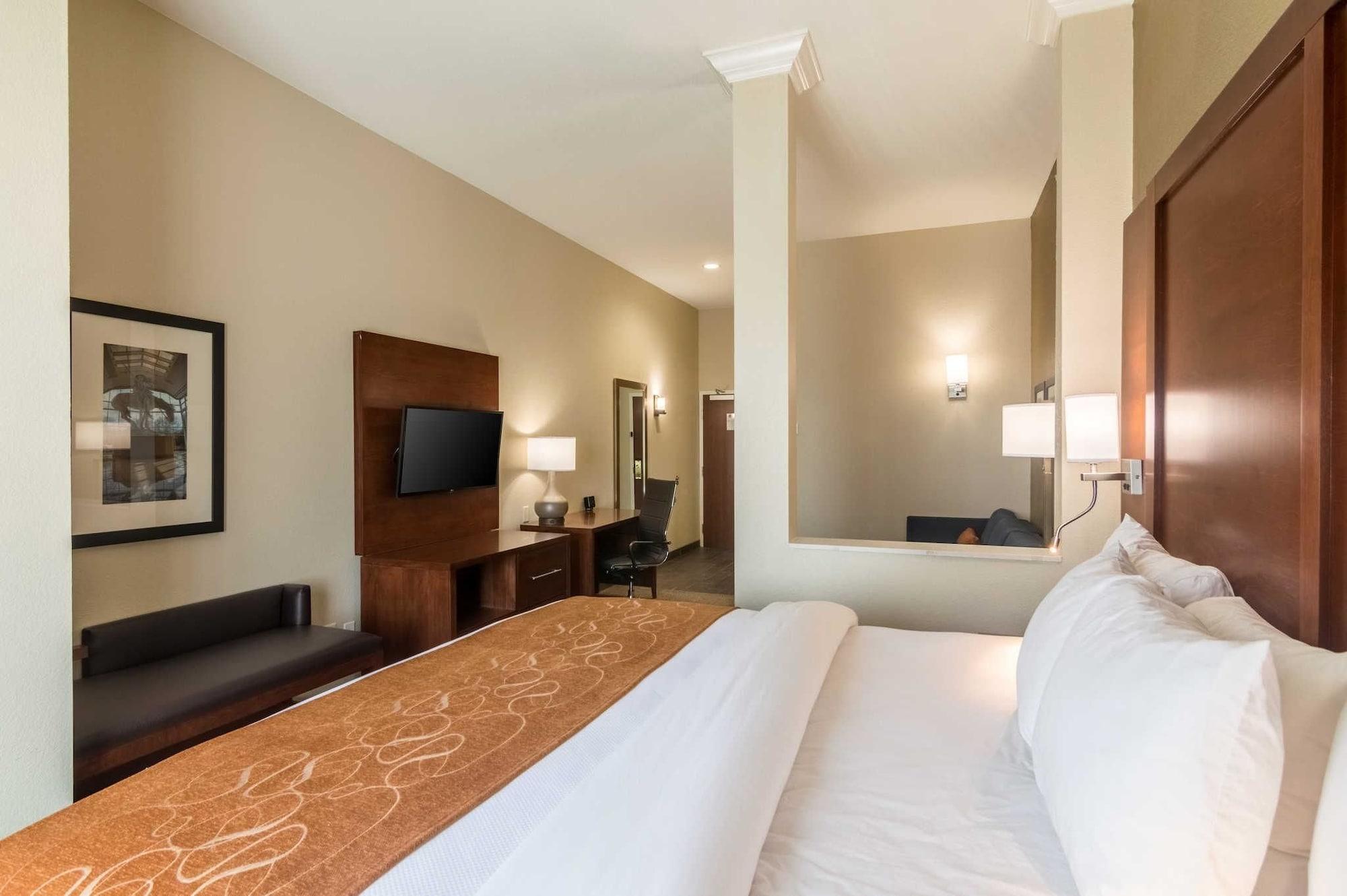 Comfort Suites Fairgrounds West Oklahoma City Bagian luar foto