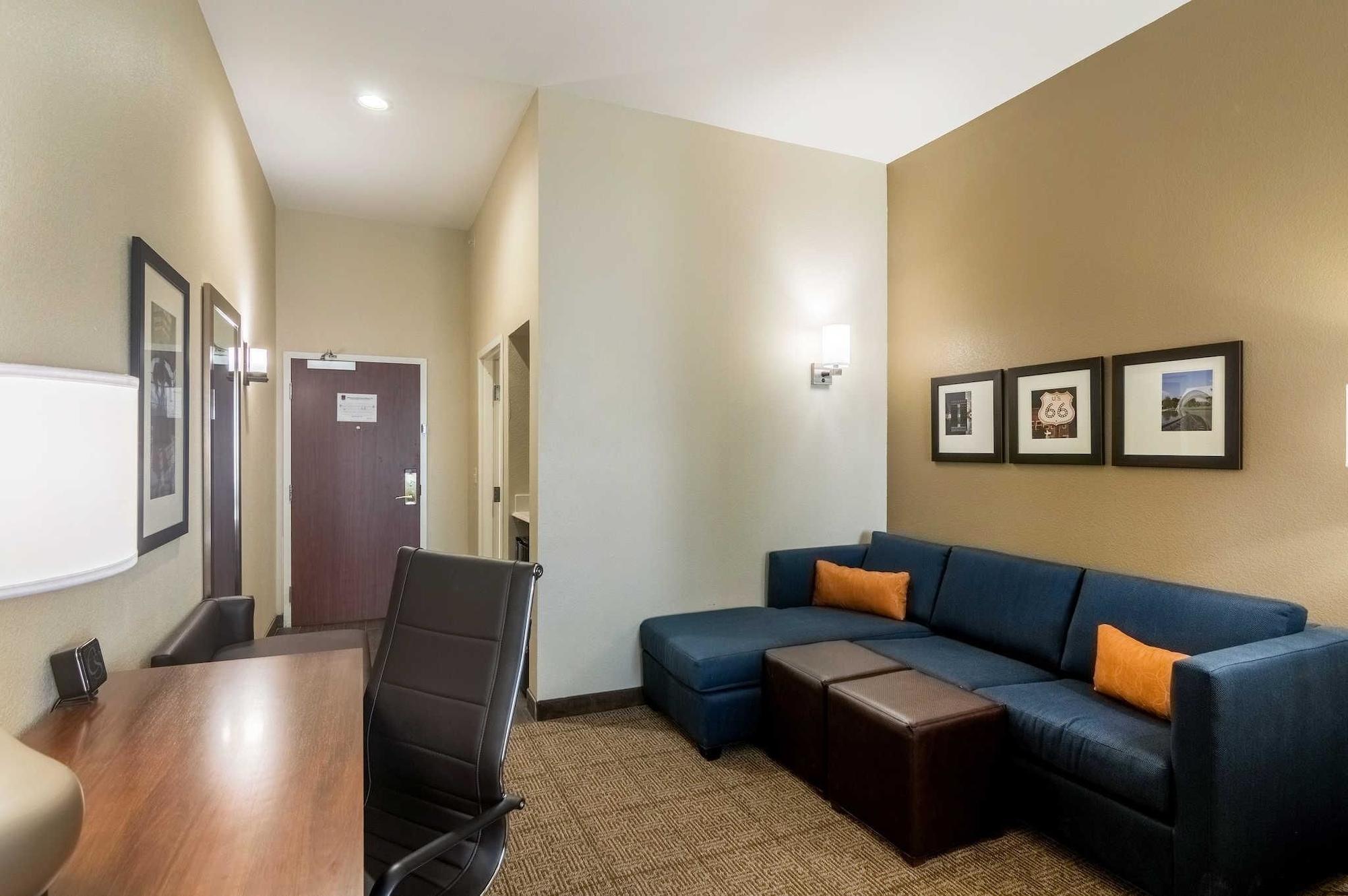 Comfort Suites Fairgrounds West Oklahoma City Bagian luar foto